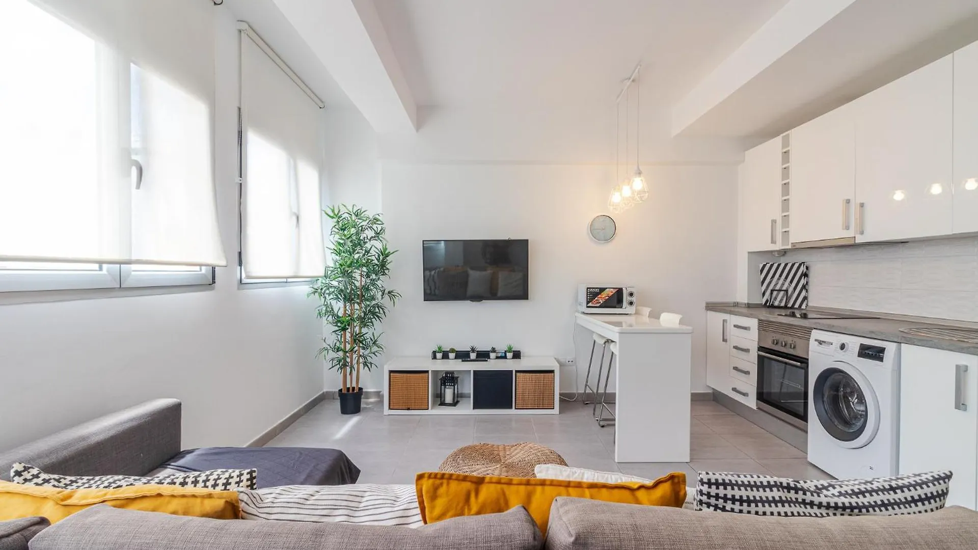 Breezy Bright Urban Oasis Apartment Las Palmas de Gran Canaria 0*,  Spain